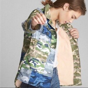 GAP Women's Multi-Colored Camo Jacket size Small